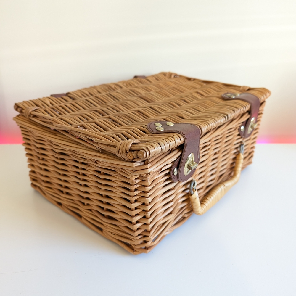 Small Wicker Picnic Basket Case – Vintage Style Storage with Latch